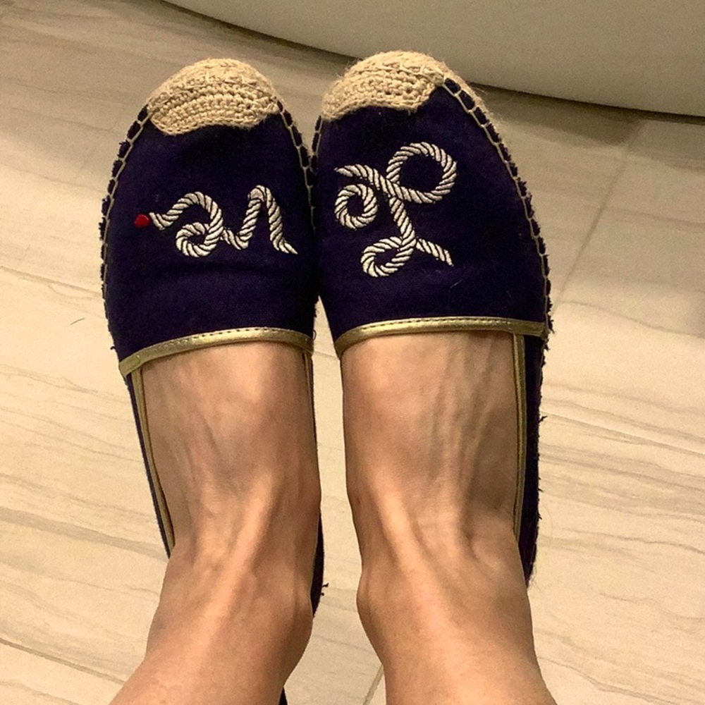 C. Wonder love espadrilles perfect condition.  Worn once